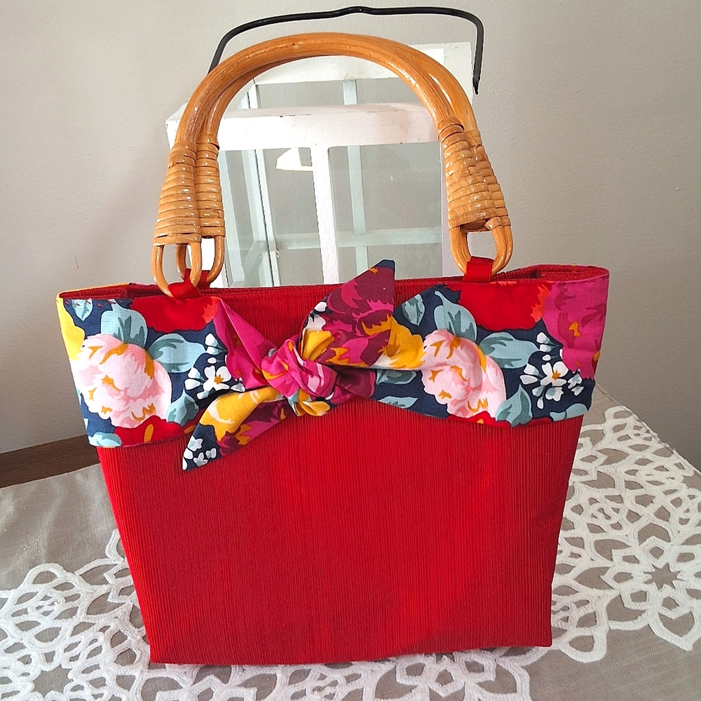 Red Flowered Wooden Handle Purse